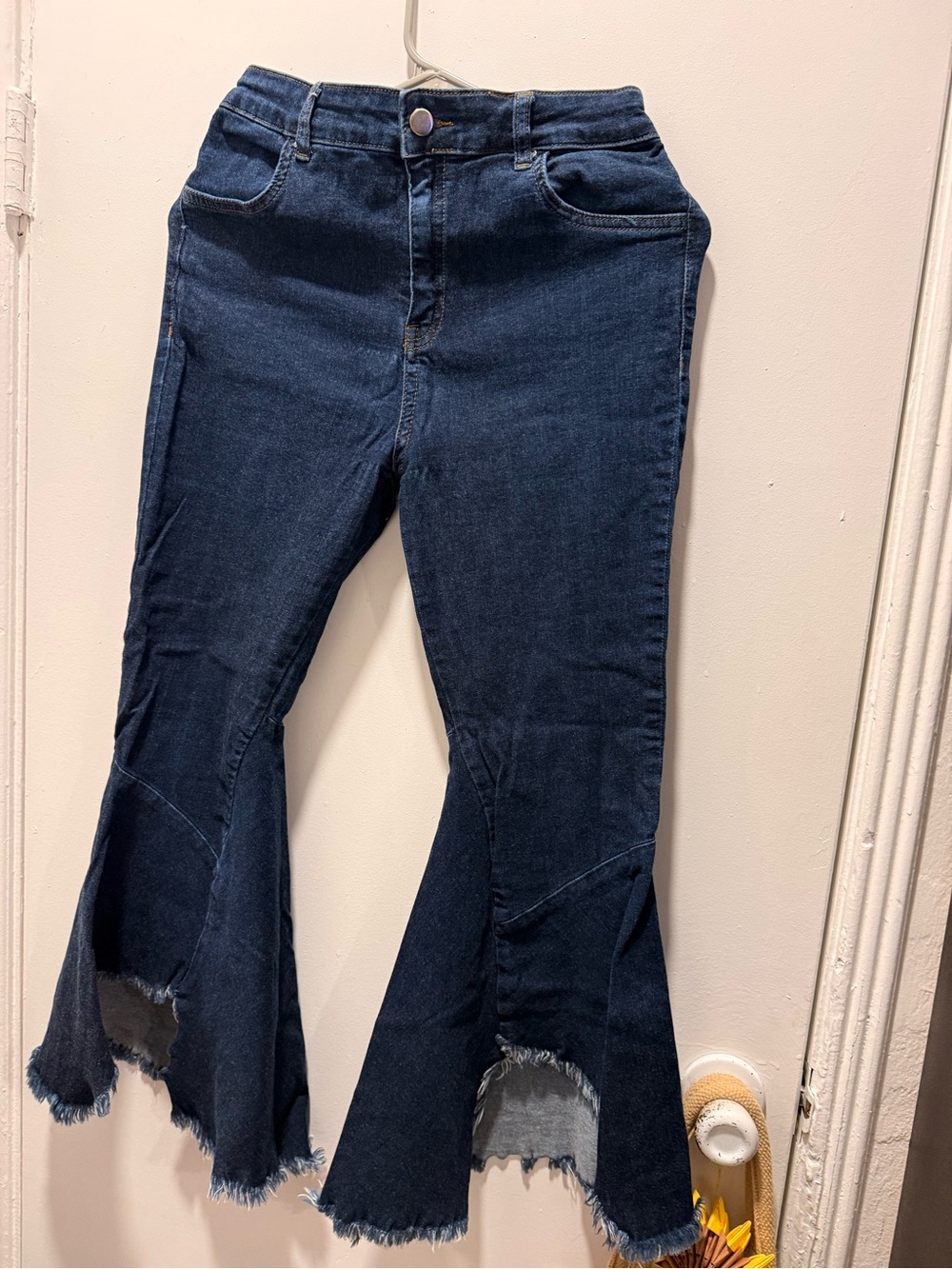 ZARA Women’s Dark Blue Flared Raw-Hem Jeans STRETCH